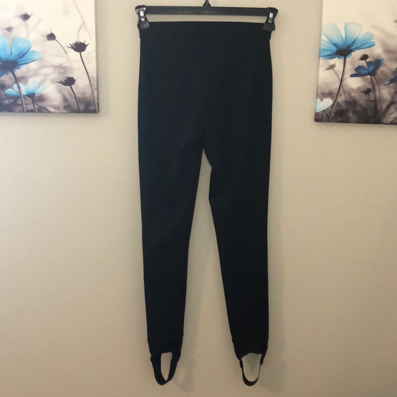 NWOT, Yoga Jeans Stirrup Legging Pant, Black - Picture 9 of 10